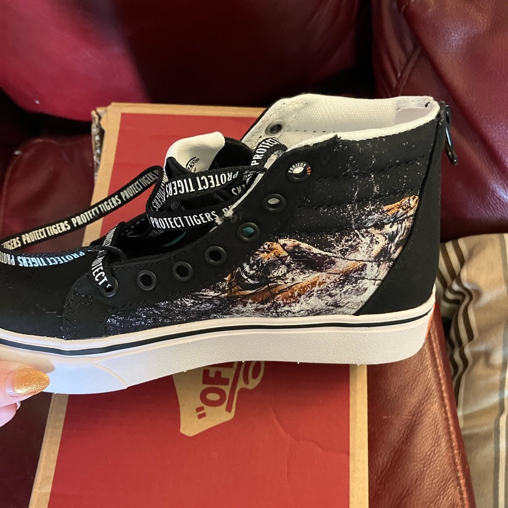 Kids High-Top Sneakers - Black and White